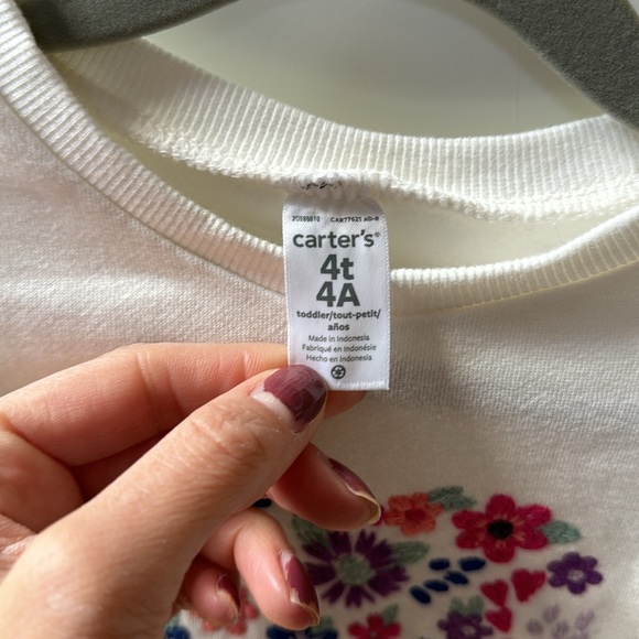 Carter’s Heart Sweatshirt - Picture 4 of 5